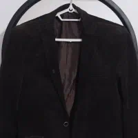 فروشنده لباس زنانه در حد نو