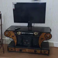 میز و تلوزیون   37 اینچ دیجیتال سرخود و فول اچ دی