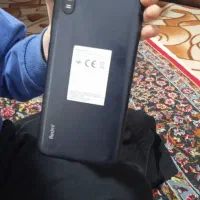 یک عدد گوشی ردمی سالم در حال کار در حد نو