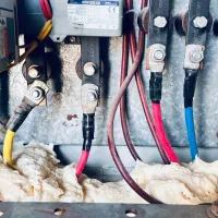 برق صنعتی و ساختمان|خدمات پیشه و مهارت|میبد, |دیوار