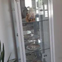 ساعت ایستاده و بوفه