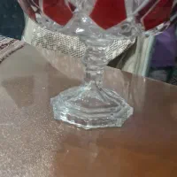 تعدادی ظرف پذیرایی