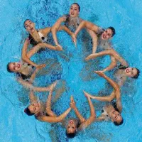 اموزش شنا تمرین در اب شنای هنری