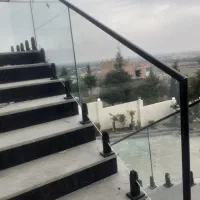 تراس شیشه سکوریت لمینت نرده جان پناه پارتیشن بالکن|خدمات پیشه و مهارت|قم, زنبیل آباد|دیوار