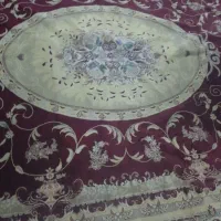 فرش زرشکی کرمی