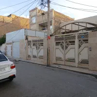زیر-زمین-200متری-2-خواب-حیاط-دار-دربست-ماشین-رو