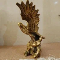 مجسمه برنز عقاب طلایی