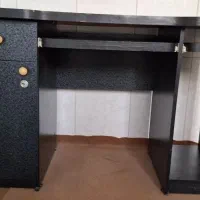 میز کامپیوتر و ناخن کاری چوبی