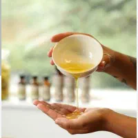 روغن ماساژ ماساژ آروماتراپی ماساژ عضله|خدمات آرایشگری و زیبایی|سنندج, |دیوار