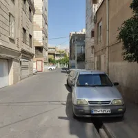 ملک ۲ و نیم طبقه کامل در اختیار خیابان رویایی