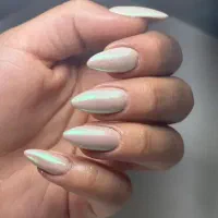 خدمات کاشت ناخن