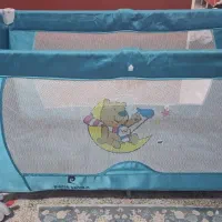 تخت پارک مرتب و  تمیز