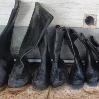 چهار جفت چکمه پلاستیکی