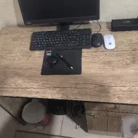 میز سالم تمیز|میز تحریر و کامپیوتر|شیراز, شهرک فرهنگیان|دیوار