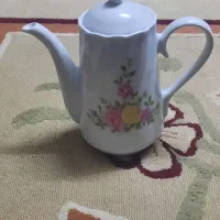 تعدادی ظرف|ظروف سرو و پذیرایی|گنبد کاووس, |دیوار