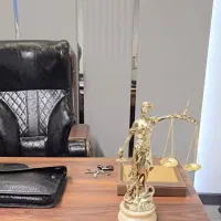 وکیل پایه یک دادگستری حقوقی/خانواده/شرکتها/کیفری