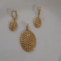 پلاک و گوشواره