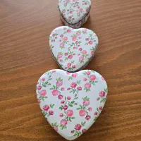 جعبه های فلزی و چوبی تزیینی و کادویی