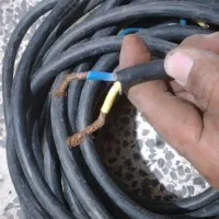 ۱۰ متر کابل ۲ در ۱۰ صددر صد مس جنس خیلی قدیمی