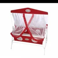 گهواره میلاد و آغوشی نوزاد