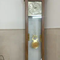 ساعت و میز تلویزیون و جاکفشی