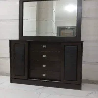 آینه و کمد