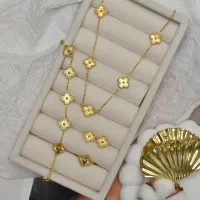 گردنبند و دستبند ونکلیف مشابه طلا