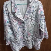 کت  زنانه گلبرجسته نو سایز ۵۰ تا۵۲ به فروش میرسد