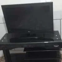 تلویزیون الجی و میز