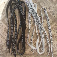 بند کفش اسپورت در دو رنگ همه یکجا میدم