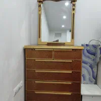 آیینه و دراور در حد بسیار نو