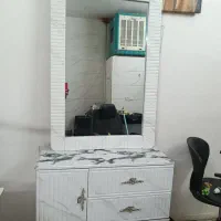 میز و آینه