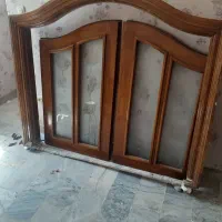 در و پنجره چوبی