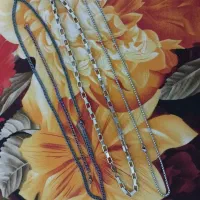 چند زنجیر و دست بند مردانه