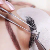 تخفیف آموزش اکستنشن مژه و لیفت