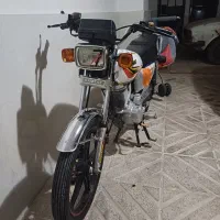 موتور سیکلت همتاز۲۰۰