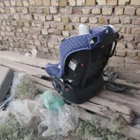 صندلی کودک داخل خودرو