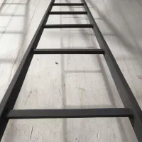 نردبان آهنی