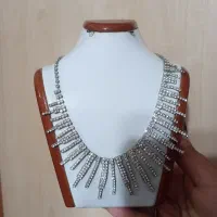 گردنبند و مانکن طلاوبدلیجات