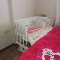 تخت کنارمادر