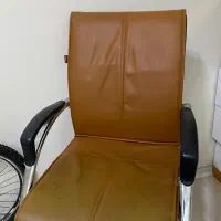 صندلی میز‌تحریر رنگ عسلی