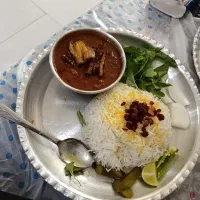خانم متعهد .منظم. برای انجام امور منزل و مراقبت