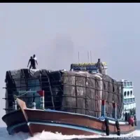 لنج دبی درحال بارگیری تخلیه گمرک چارک ولنگه