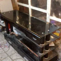 میز زیر تلویزیون