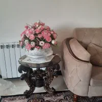 گل وگلدان با پایه سرامیکی نقره ای کاملا سالم|گل مصنوعی|تهران, ابوذر|دیوار