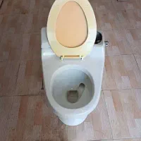 توالت فرنگی دست دوم سالم، فلاش‌تانک دار در مهاباد