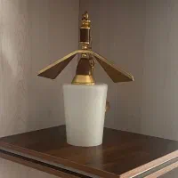 دو عدد لوستر تک شاخ|لوستر و چراغ آویز|قائم‌شهر, |دیوار