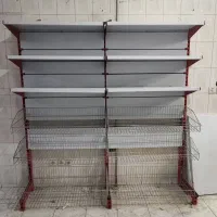 قفسه ایستاده