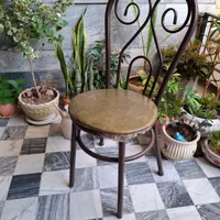 صندلی فلزی ، محکم و سالم