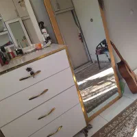 دراور و اینه قدی